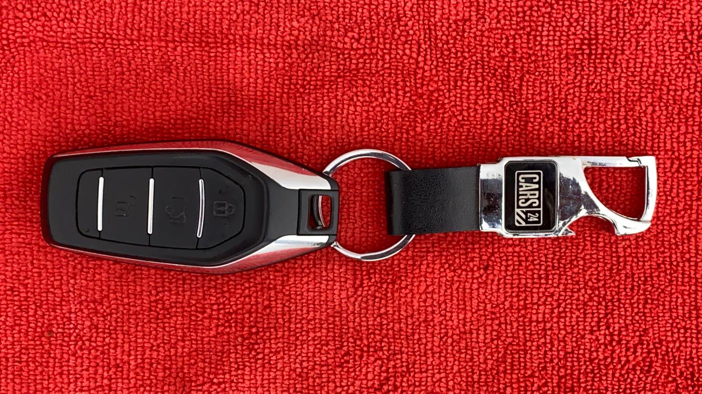 2019 Mahindra XUV500 W9, Diesel, Manual, 38,535 km, Key Close Up