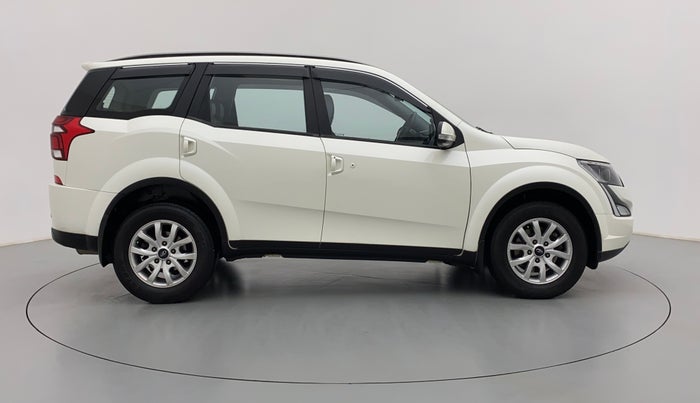 2019 Mahindra XUV500 W9, Diesel, Manual, 38,535 km, Right Side View