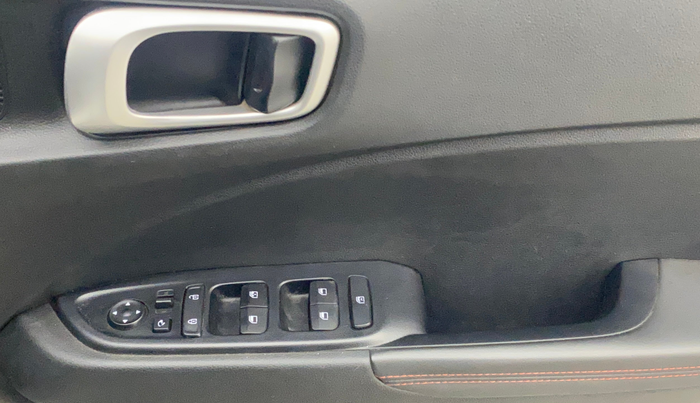 2020 Hyundai VENUE SX 1.0 (O) TURBO IMT DUAL TONE, Petrol, Manual, 67,344 km, Driver Side Door Panels Control