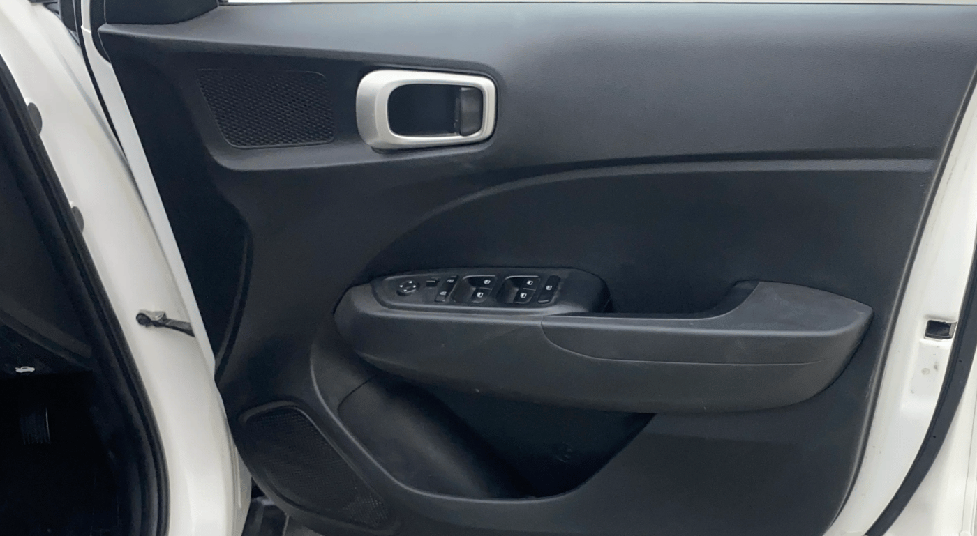 2019 Hyundai VENUE S 1.2, CNG, Manual, 39,369 km, Driver Side Door Panels Control