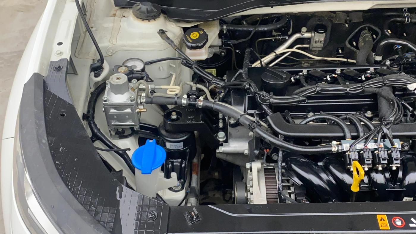 2019 Hyundai VENUE S 1.2, CNG, Manual, 39,369 km, Engine View - Right