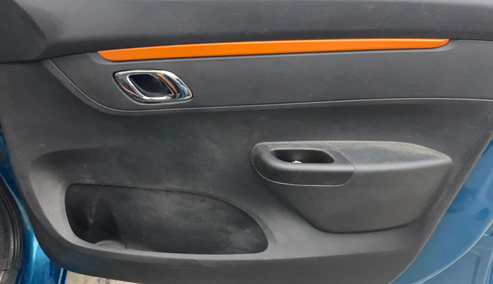 2020 Renault Kwid CLIMBER 1.0 (O), Petrol, Manual, 52,124 km, Driver Side Door Panels Control