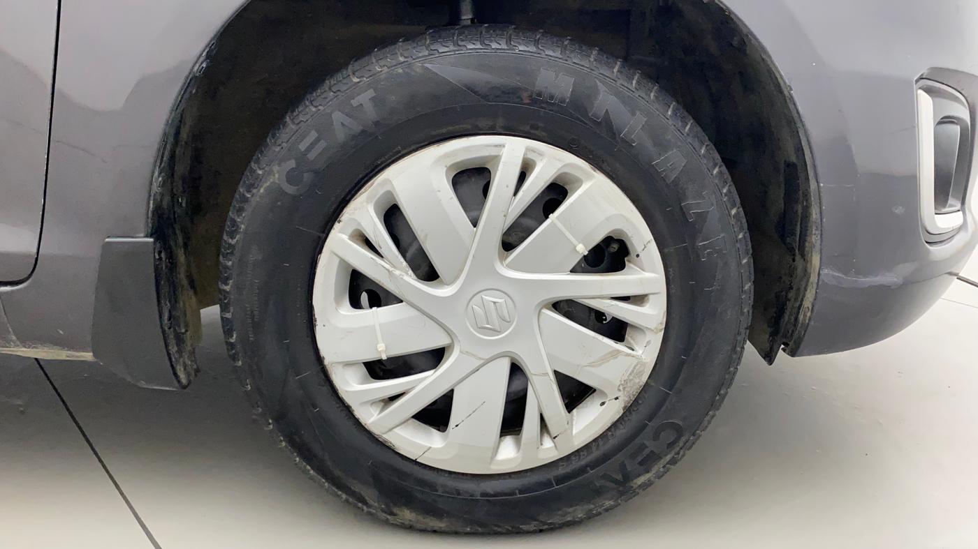 2016 Maruti Swift VXI, Petrol, Manual, 52,583 km, Right Front Wheel