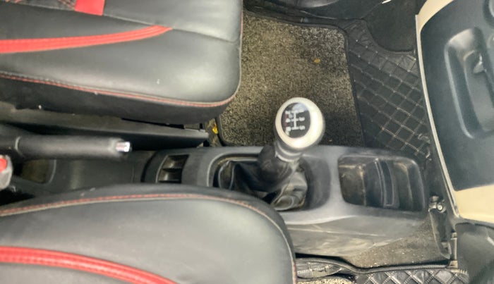 2017 Maruti Wagon R 1.0 VXI, Petrol, Manual, 92,721 km, Gear Lever