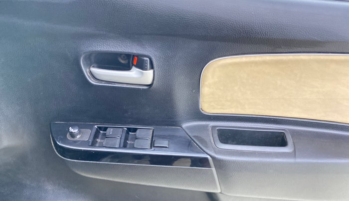2017 Maruti Wagon R 1.0 VXI, Petrol, Manual, 92,721 km, Driver Side Door Panels Control