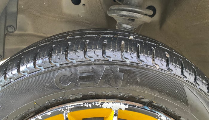 2017 Maruti Wagon R 1.0 VXI, Petrol, Manual, 92,721 km, Left Front Tyre Tread