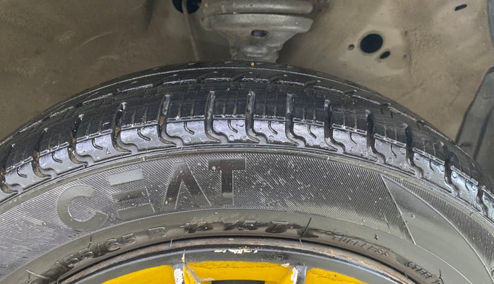 2017 Maruti Wagon R 1.0 VXI, Petrol, Manual, 92,721 km, Right Front Tyre Tread