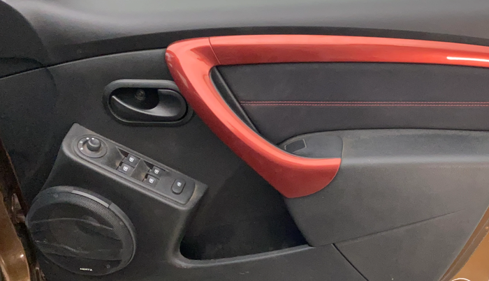 2017 Renault Duster RXS CVT, Petrol, Automatic, 46,155 km, Driver Side Door Panels Control