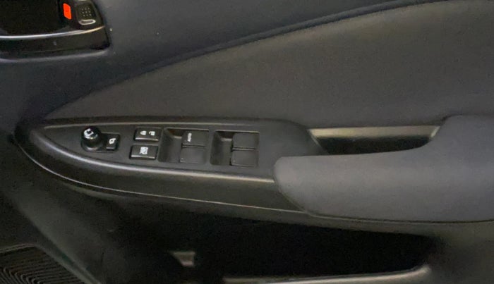 2022 Maruti Baleno DELTA PETROL 1.2, Petrol, Manual, 29,251 km, Driver Side Door Panels Control