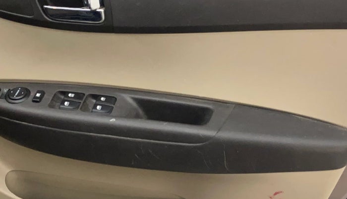 2013 Hyundai i20 SPORTZ 1.2, Petrol, Manual, 38,323 km, Driver Side Door Panels Control