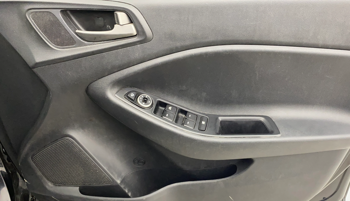 2017 Hyundai i20 Active 1.2 S, Petrol, Manual, 60,535 km, Driver Side Door Panels Control