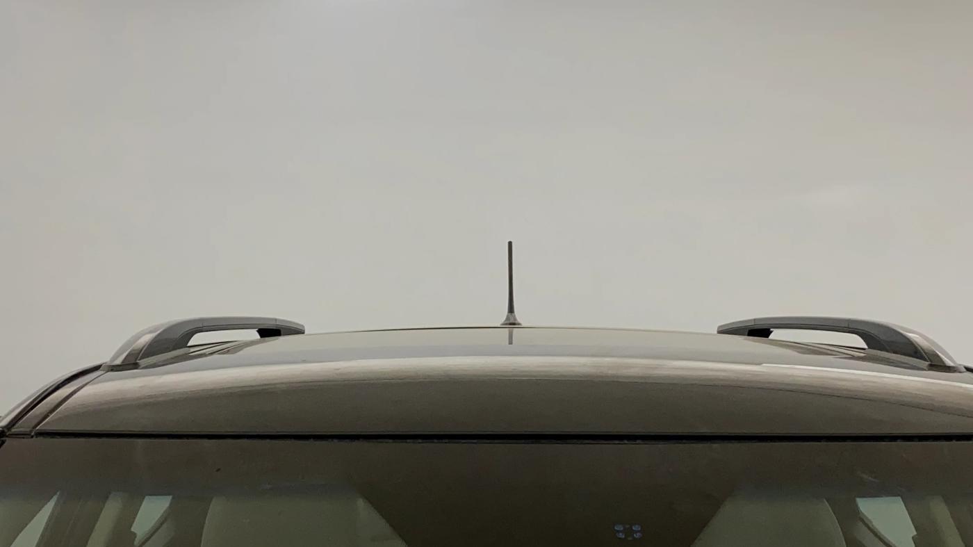 2020 Mahindra XUV300 W8 (O) 1.2 PETROL, Petrol, Manual, 44,973 km, Moonroof/ Sunroof