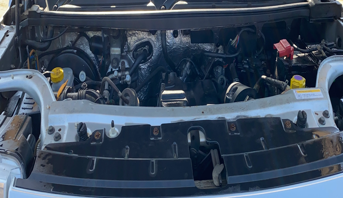 2017 Mahindra TUV300 T8, Diesel, Manual, 96,442 km, Engine View