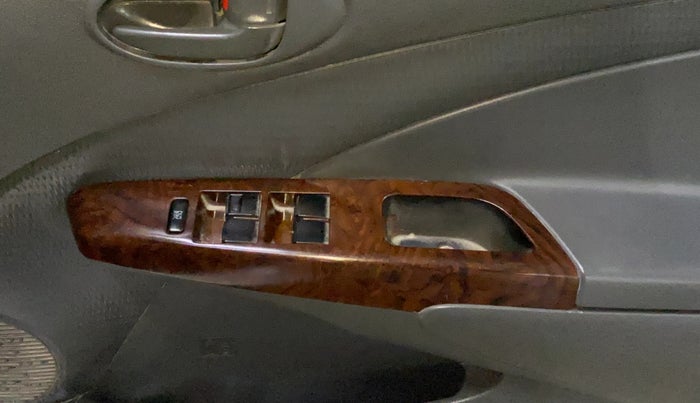 2013 Toyota Etios Liva GD, Diesel, Manual, 76,654 km, Driver Side Door Panels Control