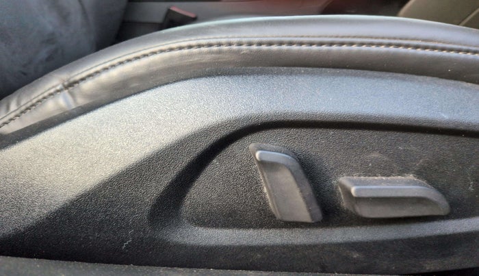 2012 Audi R8 4.2 FSI COUPE, Petrol, Automatic, 22,493 km, Driver Side Adjustment Panel