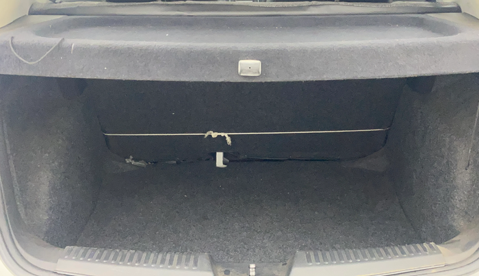 2015 Volkswagen Polo COMFORTLINE 1.2L, Petrol, Manual, 63,170 km, Boot Inside