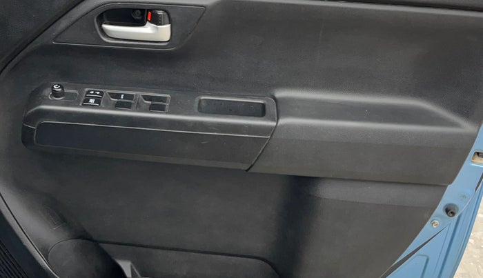 2019 Maruti New Wagon-R VXI 1.2, Petrol, Manual, 42,355 km, Driver Side Door Panels Control