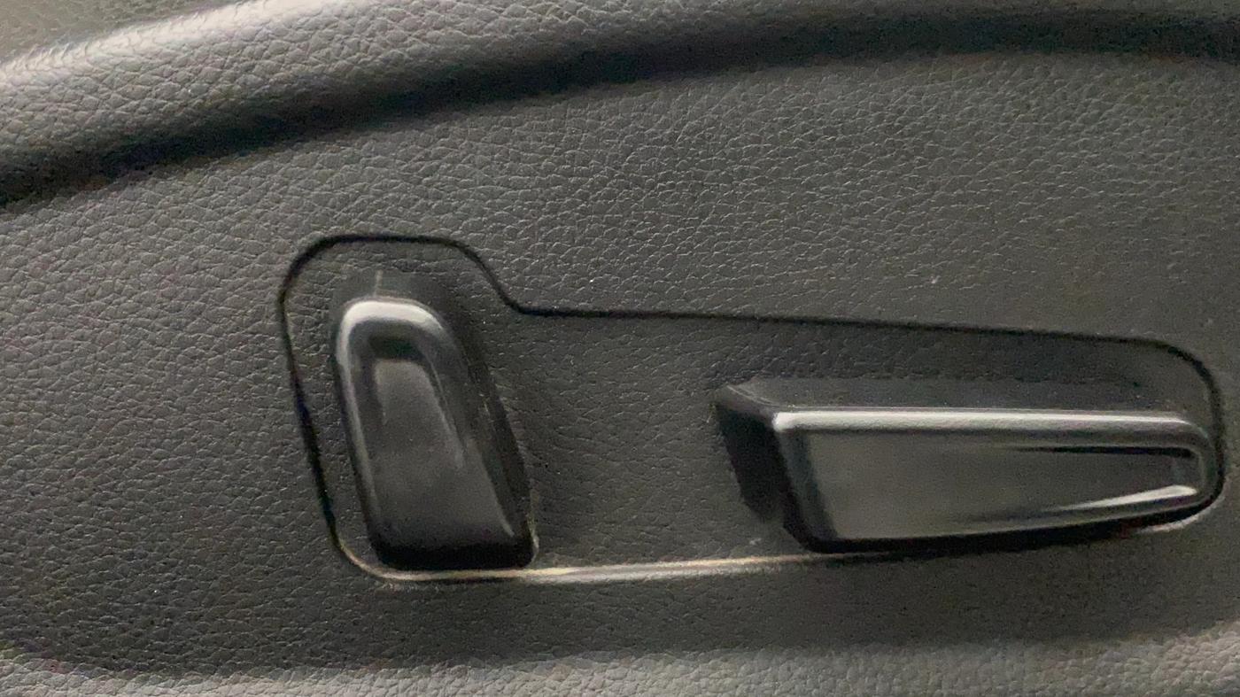 2020 KIA SELTOS HTX PLUS AT1.5 DIESEL, Diesel, Automatic, 77,967 km, Driver Side Adjustment Panel