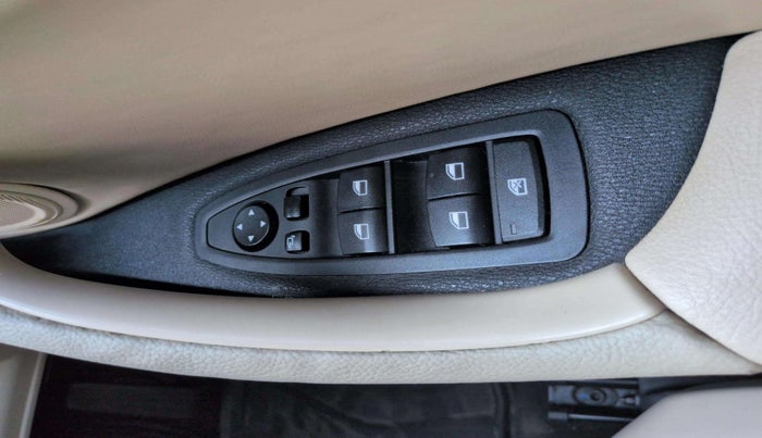 2017 BMW X1 sDrive 20d Expedition, Diesel, Automatic, 48,094 km, Driver Side Door Panels Control