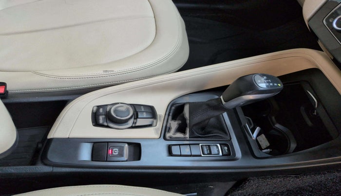 2017 BMW X1 sDrive 20d Expedition, Diesel, Automatic, 48,094 km, Gear Lever