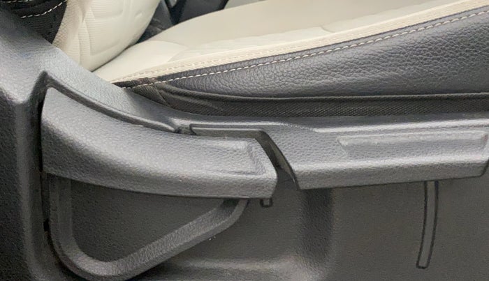 2021 KIA SONET HTX 1.0 IMT, Petrol, Manual, 40,429 km, Driver Side Adjustment Panel