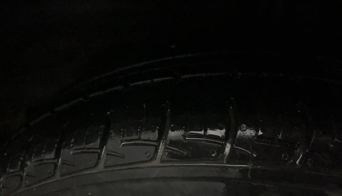 2017 Hyundai Grand i10 SPORTZ 1.2 KAPPA VTVT, Petrol, Manual, 32,518 km, Left Front Tyre Tread