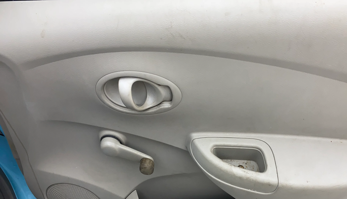 2014 Datsun Go A, Petrol, Manual, 81,445 km, Driver Side Door Panels Control