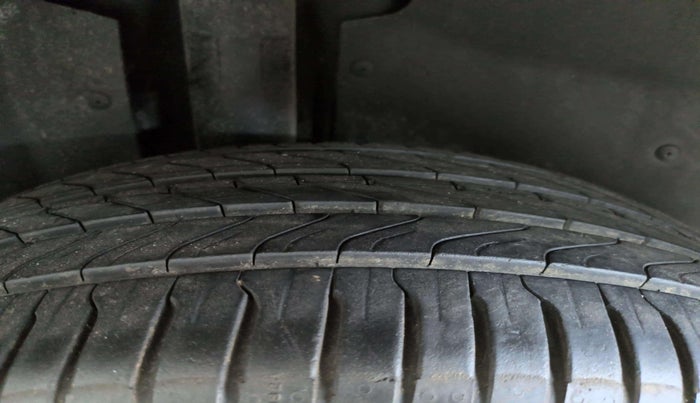 2020 MG HECTOR SHARP 1.5 DCT PETROL DUAL TONE, Petrol, Automatic, 47,197 km, Right Rear Tyre Tread