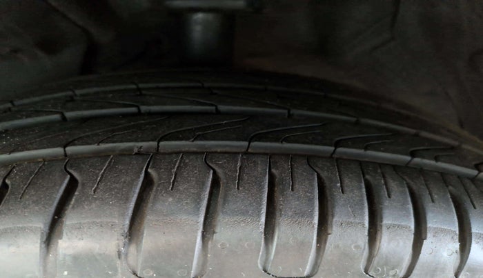 2020 MG HECTOR SHARP 1.5 DCT PETROL DUAL TONE, Petrol, Automatic, 47,197 km, Right Front Tyre Tread