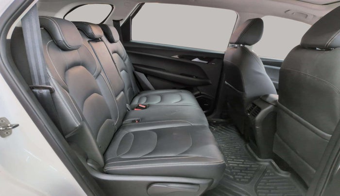 2020 MG HECTOR SHARP 1.5 DCT PETROL DUAL TONE, Petrol, Automatic, 47,197 km, Right Side Rear Door Cabin