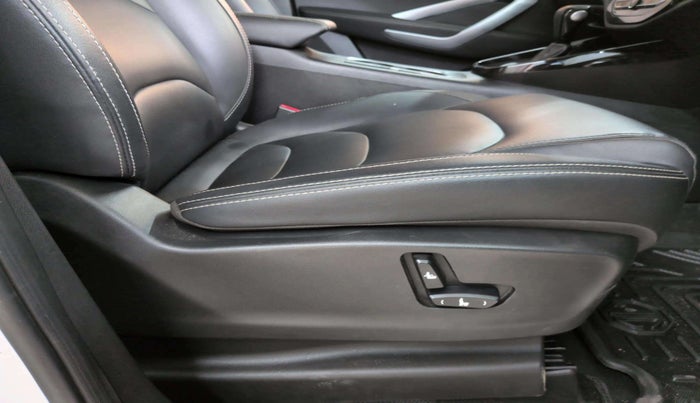 2020 MG HECTOR SHARP 1.5 DCT PETROL DUAL TONE, Petrol, Automatic, 47,197 km, Driver Side Adjustment Panel