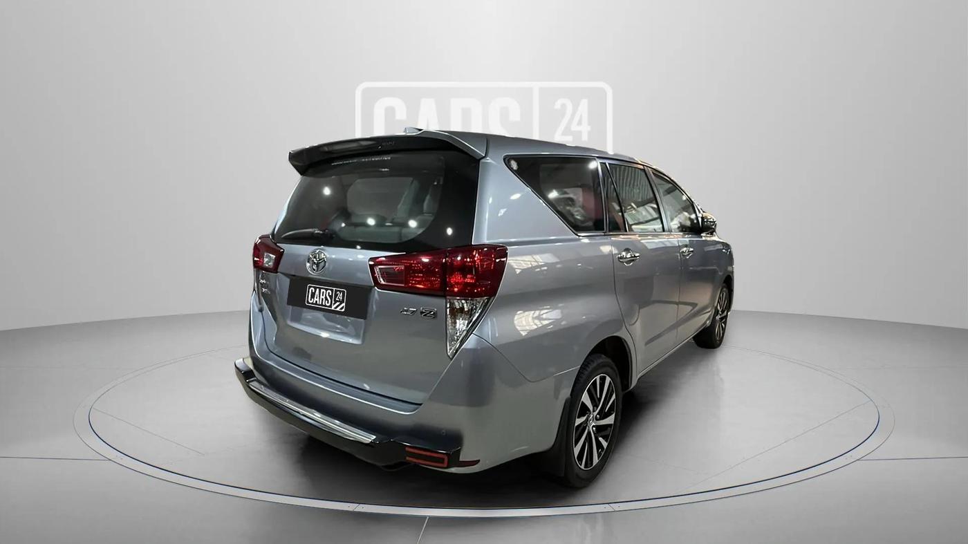 2022 Toyota Innova Crysta 2.7 ZX AT 7 STR, Petrol, Automatic, 26,503 km, Right Back Diagonal