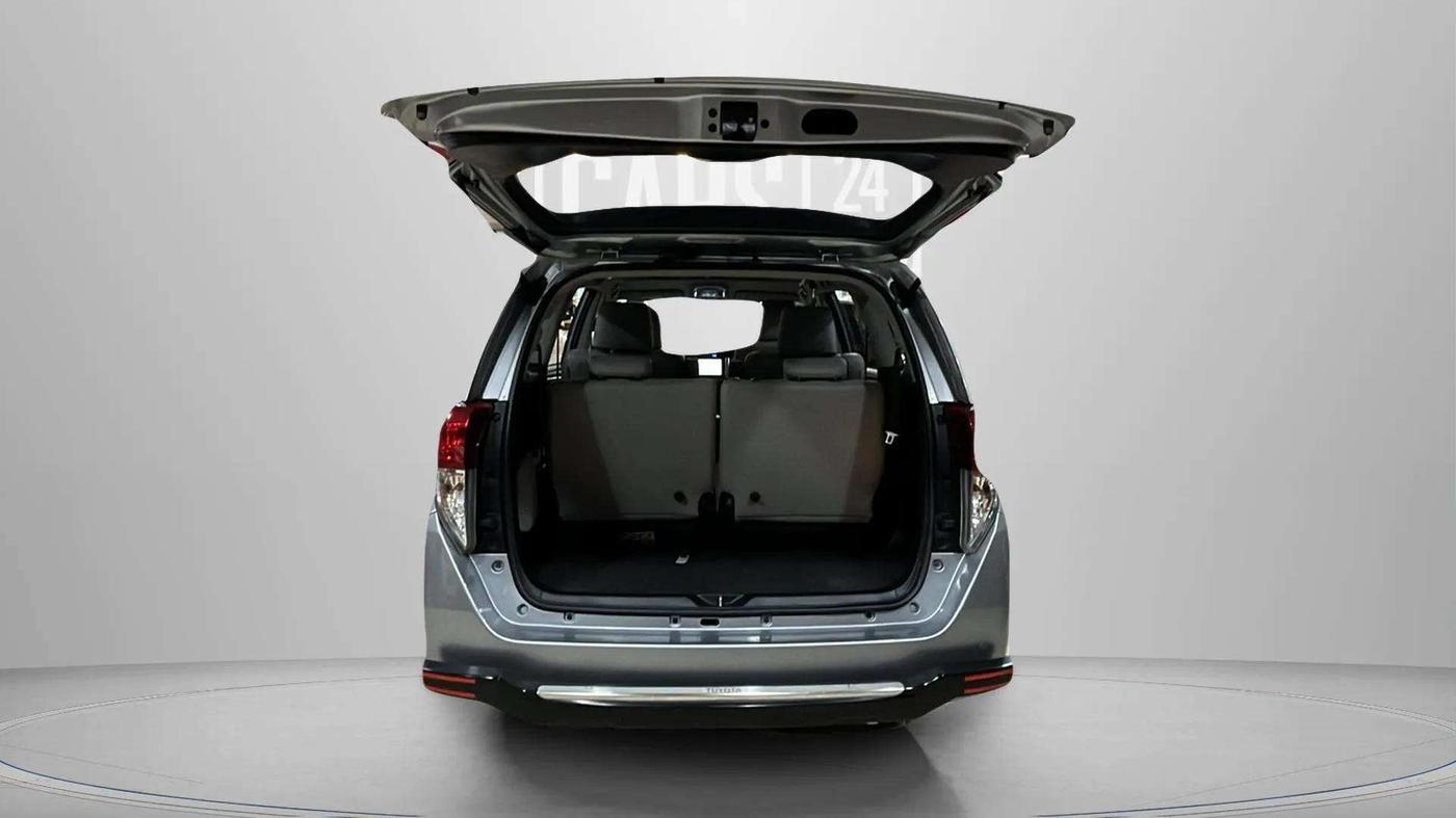 2022 Toyota Innova Crysta 2.7 ZX AT 7 STR, Petrol, Automatic, 26,503 km, Boot Door Open