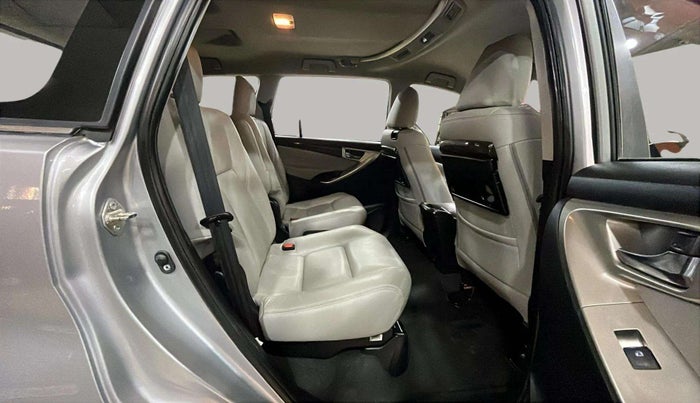 2022 Toyota Innova Crysta 2.7 ZX AT 7 STR, Petrol, Automatic, 26,503 km, Right Side Rear Door Cabin