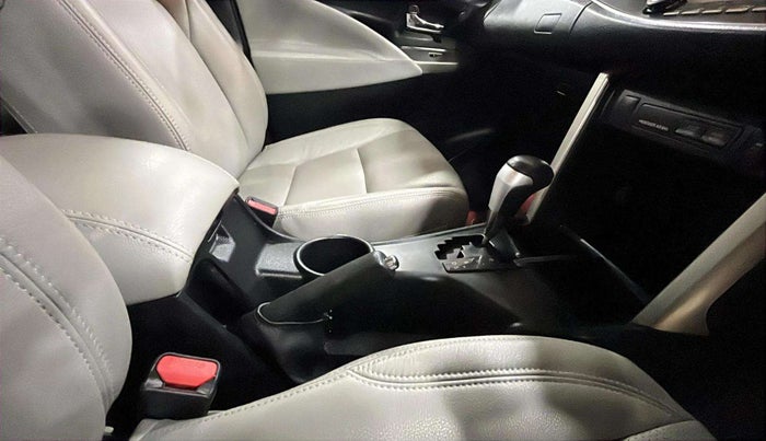 2022 Toyota Innova Crysta 2.7 ZX AT 7 STR, Petrol, Automatic, 26,503 km, Gear Lever