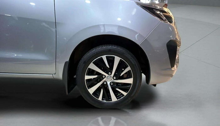 2022 Toyota Innova Crysta 2.7 ZX AT 7 STR, Petrol, Automatic, 26,503 km, Right Front Wheel