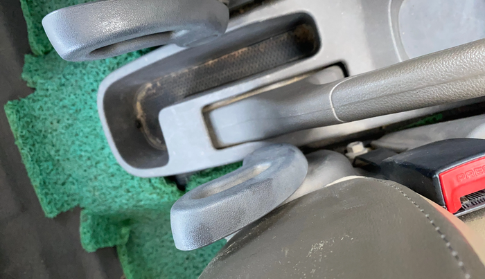 2013 Hyundai i10 MAGNA 1.1, Petrol, Manual, 33,601 km, Driver Side Adjustment Panel