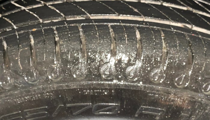 2021 Renault Kwid RXT 1.0 AMT (O), Petrol, Automatic, 38,413 km, Right Rear Tyre Tread