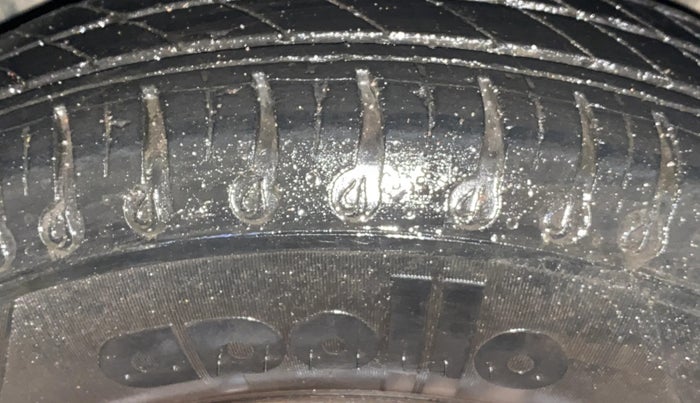 2021 Renault Kwid RXT 1.0 AMT (O), Petrol, Automatic, 38,413 km, Right Front Tyre Tread