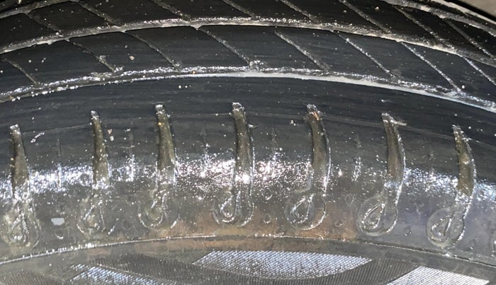 2021 Renault Kwid RXT 1.0 AMT (O), Petrol, Automatic, 38,413 km, Left Rear Tyre Tread