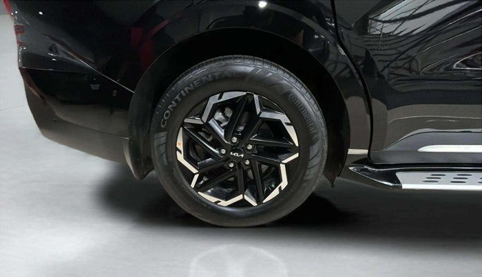 2024 KIA CARNIVAL LIMOUSINE PLUS 2.2 7 STR, Diesel, Automatic, 9,909 km, Right Rear Wheel