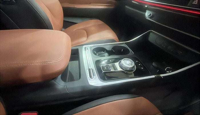 2024 KIA CARNIVAL LIMOUSINE PLUS 2.2 7 STR, Diesel, Automatic, 9,909 km, Gear Lever