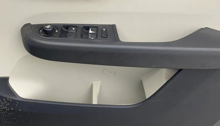 2022 Tata ALTROZ XT PETROL, Petrol, Manual, 21,360 km, Driver Side Door Panels Control