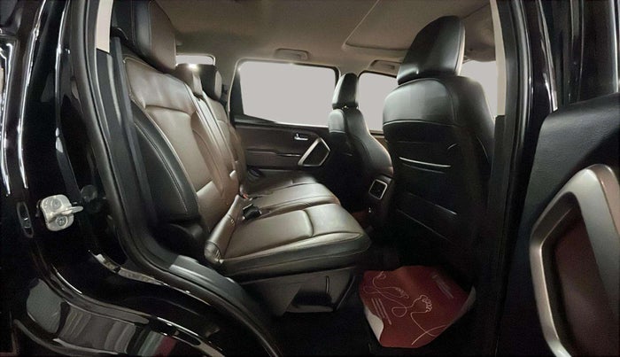 2023 Mahindra SCORPIO-N Z8 L PETROL AT 7 STR, Petrol, Automatic, 8,679 km, Right Side Rear Door Cabin