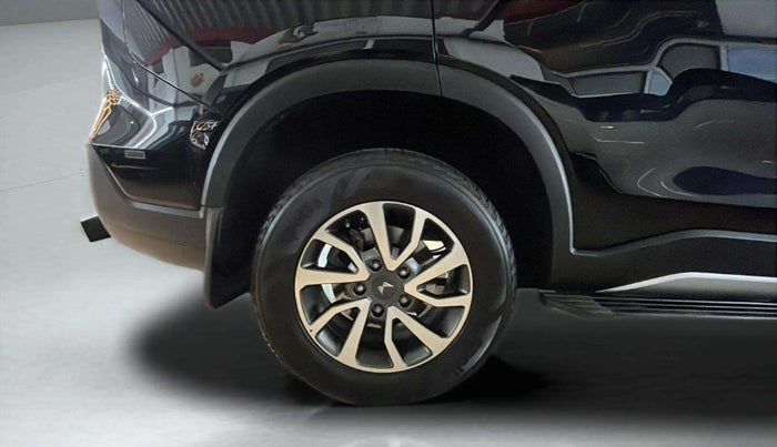 2023 Mahindra SCORPIO-N Z8 L PETROL AT 7 STR, Petrol, Automatic, 8,679 km, Right Rear Wheel