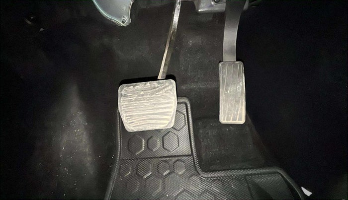 2023 Mahindra SCORPIO-N Z8 L PETROL AT 7 STR, Petrol, Automatic, 8,679 km, Pedals