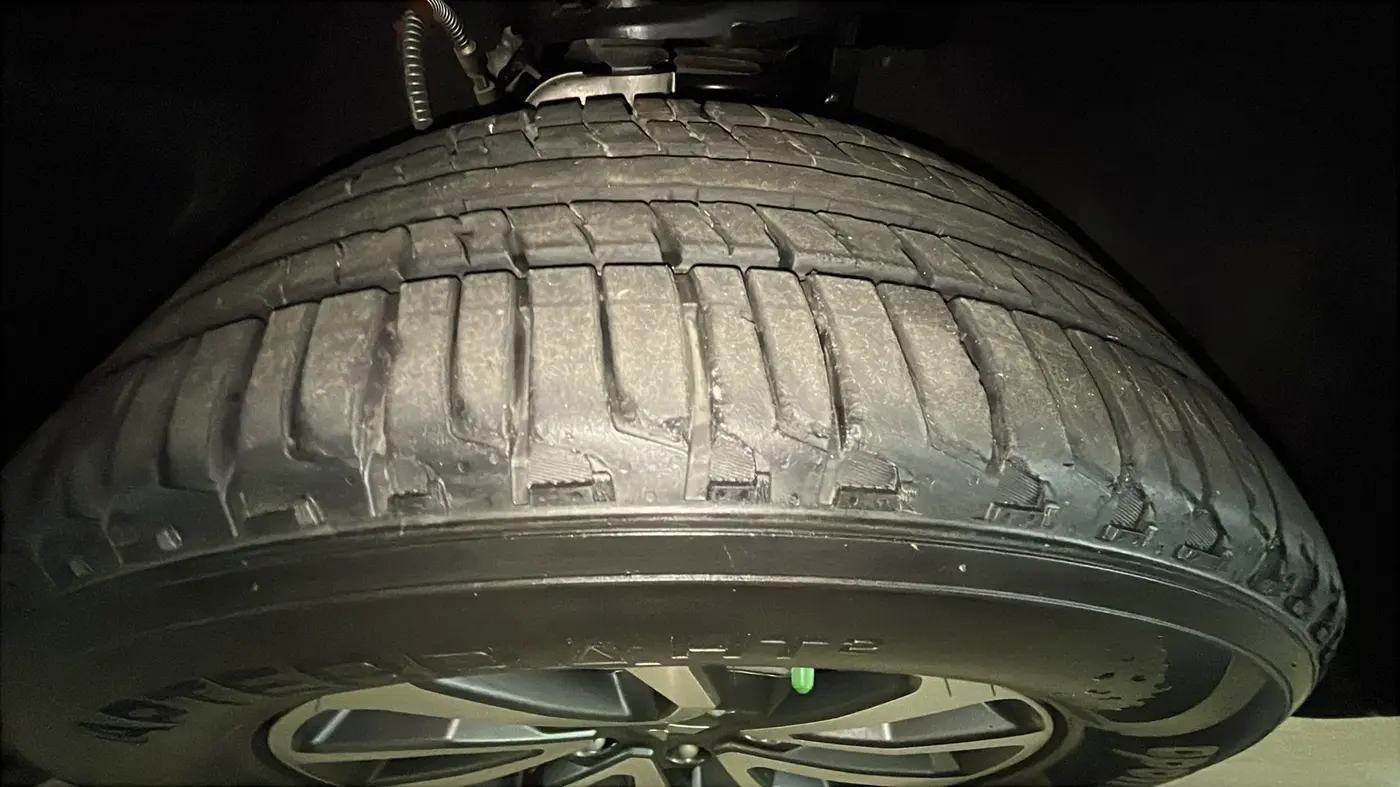 2023 Mahindra SCORPIO-N Z8 L PETROL AT 7 STR, Petrol, Automatic, 8,679 km, Right Front Tyre Tread
