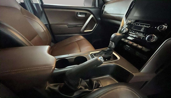 2023 Mahindra SCORPIO-N Z8 L PETROL AT 7 STR, Petrol, Automatic, 8,679 km, Gear Lever