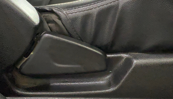 2022 Renault Kwid RXT 1.0, Petrol, Manual, 42,204 km, Driver Side Adjustment Panel