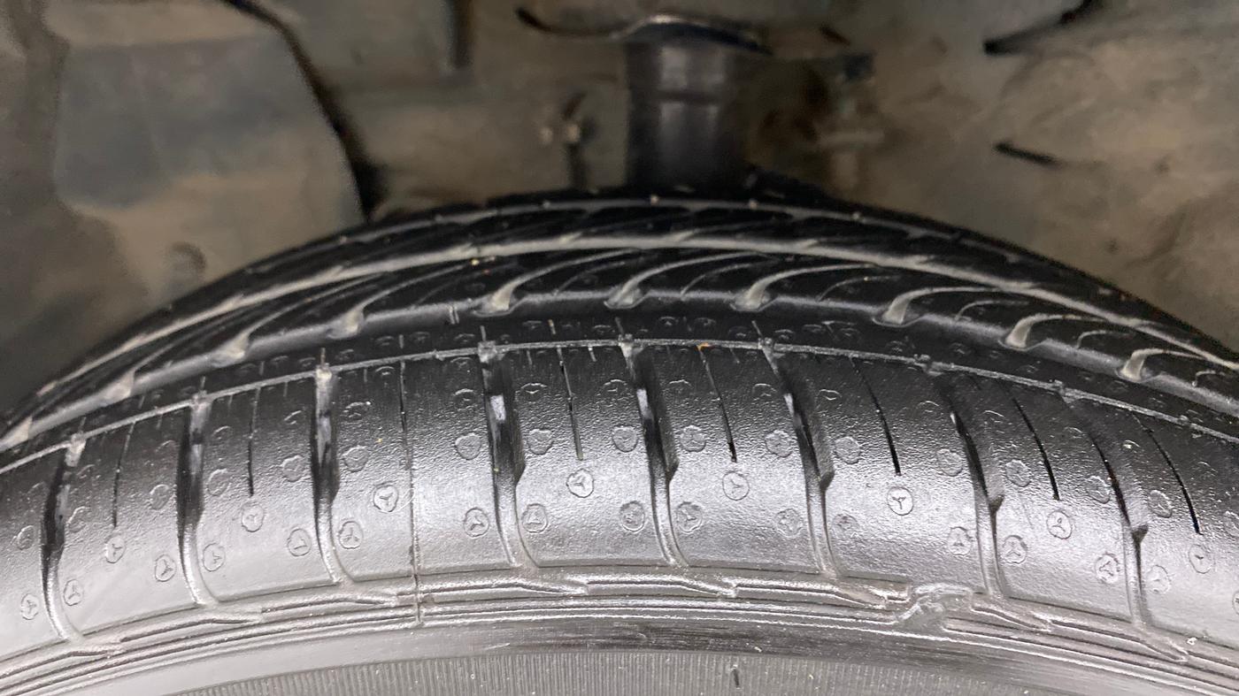 2016 Nissan Micra XV CVT, Petrol, Automatic, 60,226 km, Left Front Tyre Tread